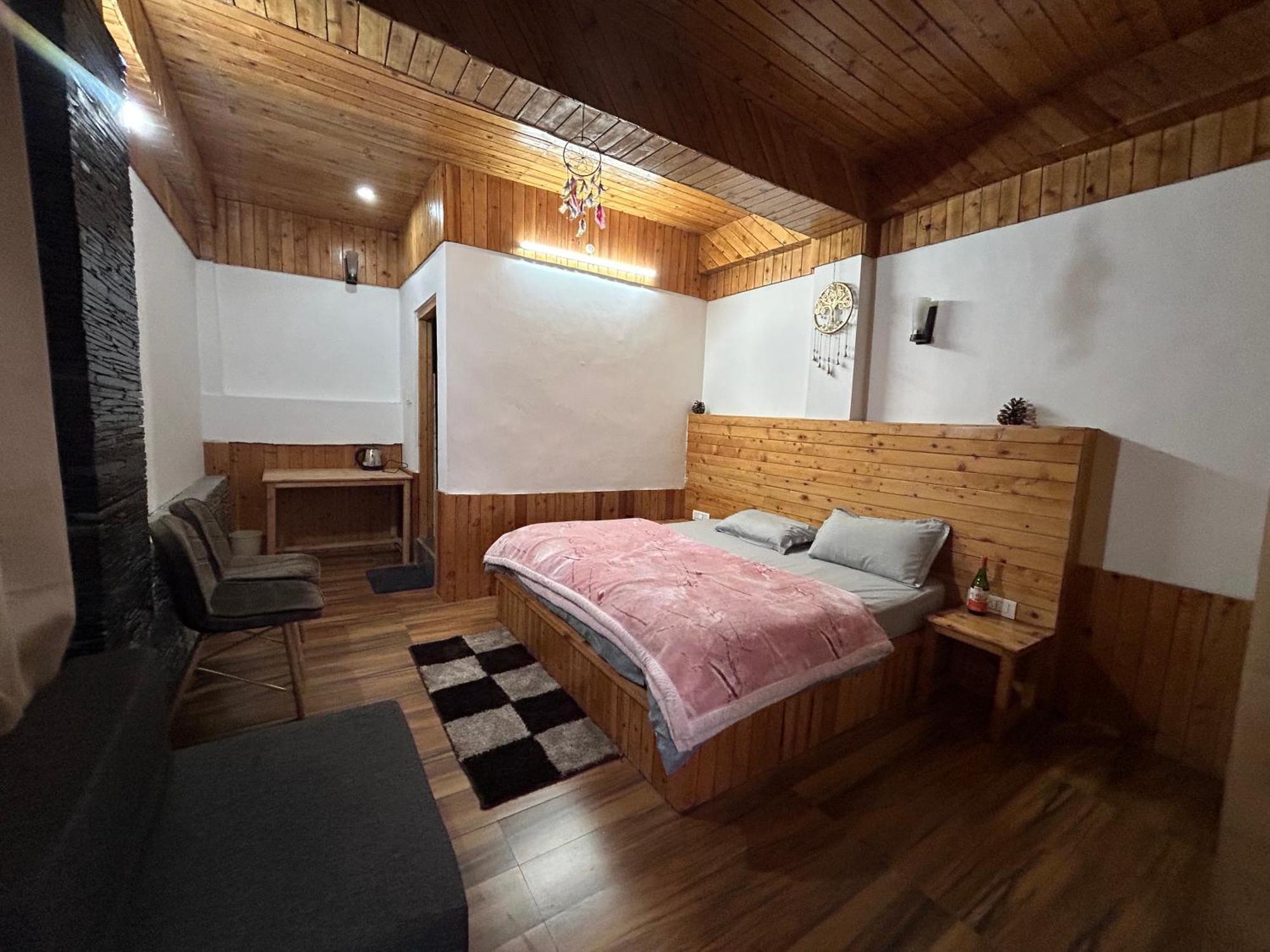 The Himalayan Sukoon Villa Near Jibhi Banjār Esterno foto