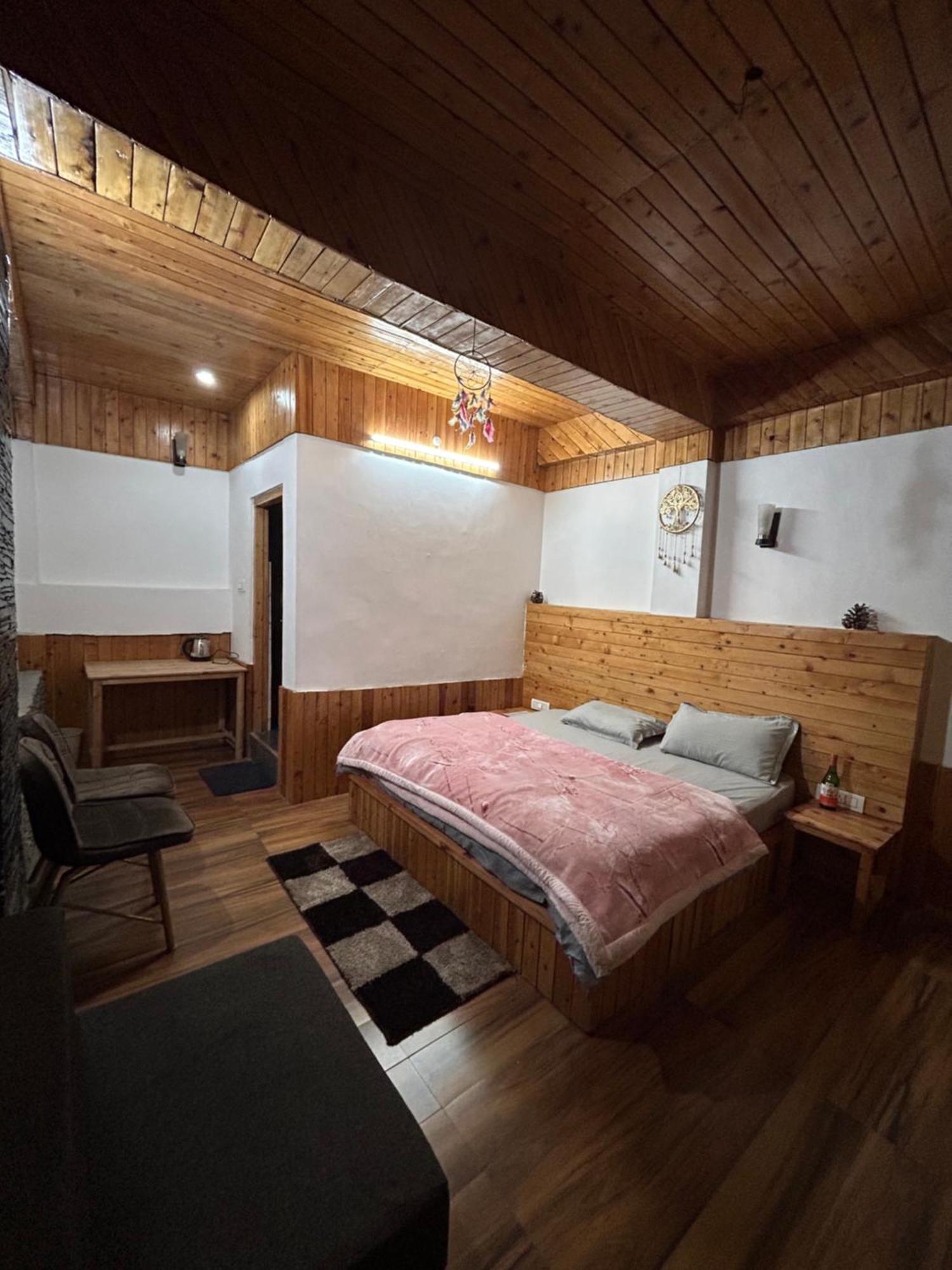 The Himalayan Sukoon Villa Near Jibhi Banjār Esterno foto